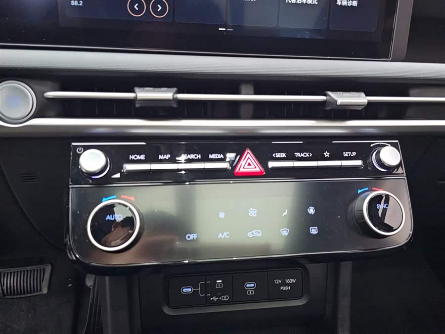 Hyundai Tucson 2025 immagine di auto #14