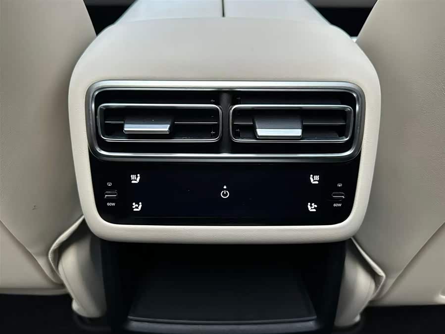 Li L6 2024 image de voiture #14