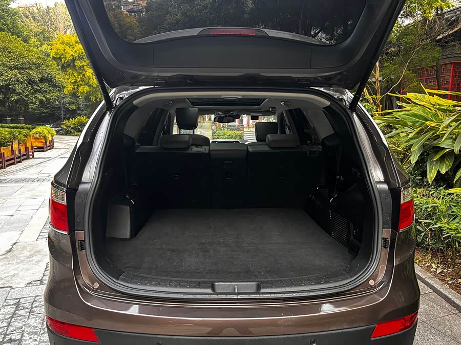 Hyundai Grand Santa Fe 2015 car image #14