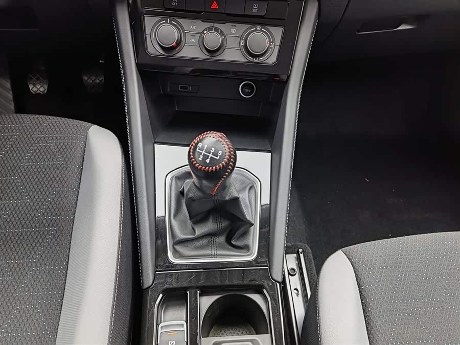 Jetta VS5 2025 car image #14