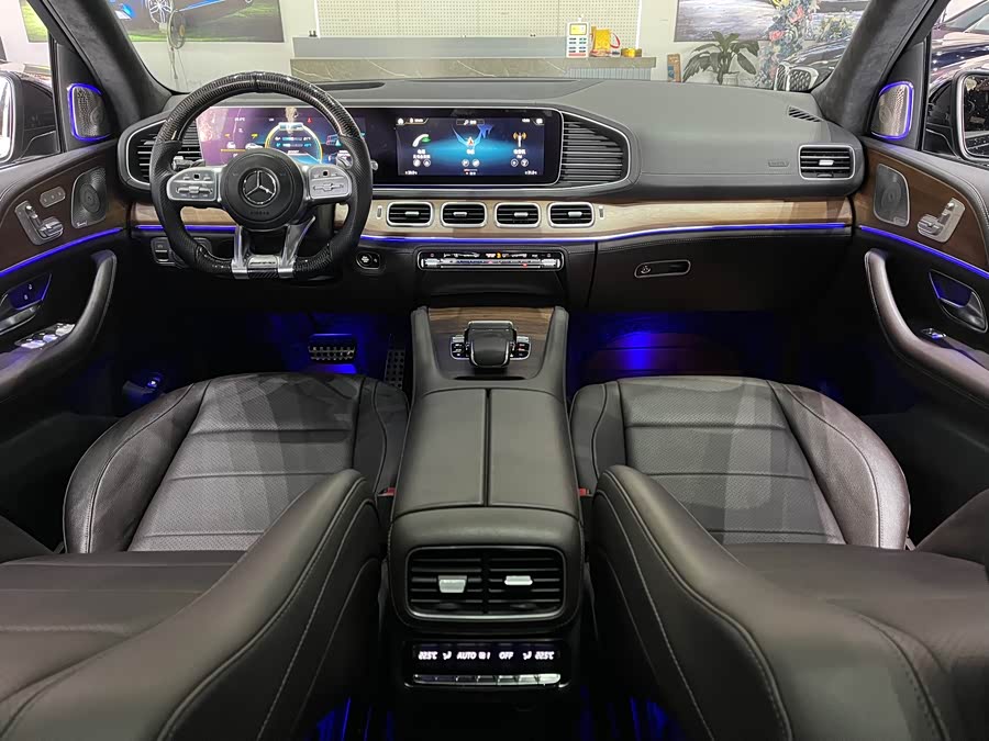 Mercedes-Benz GLE Class 2020 car image #14