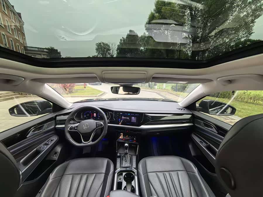 Volkswagen Passat 2024 immagine di auto #14