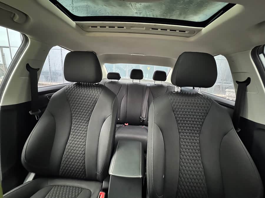 Roewe i5 2019 car image #14
