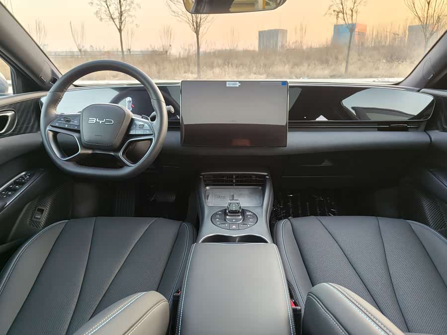 BYD Seal 2025 car image #14