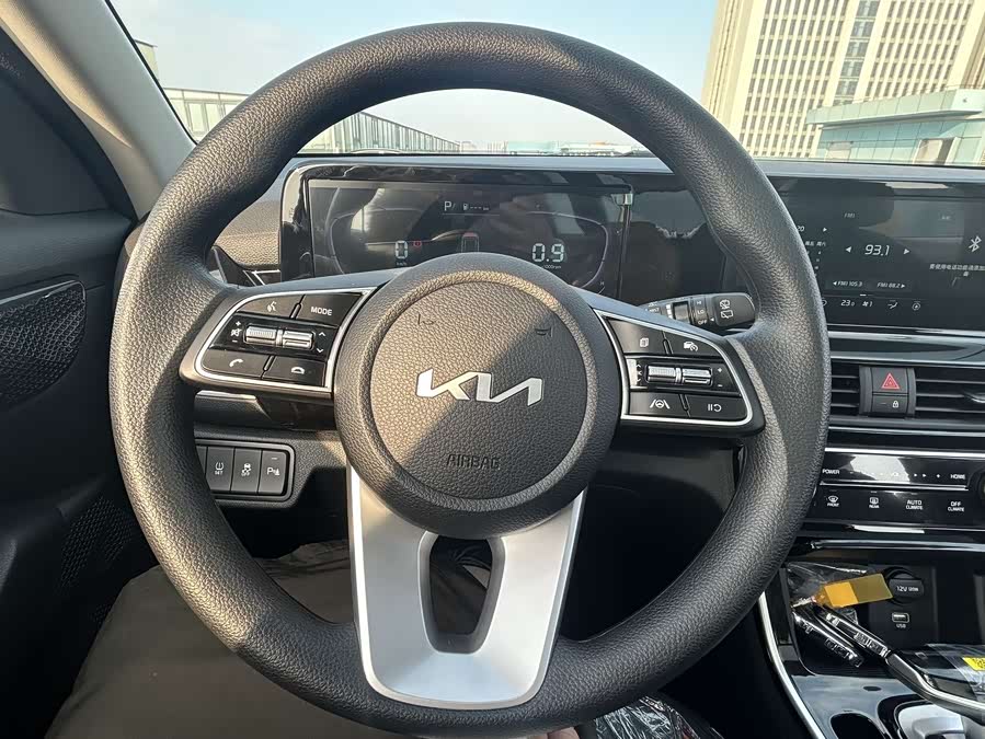 Kia Seltos 2025 car image #14