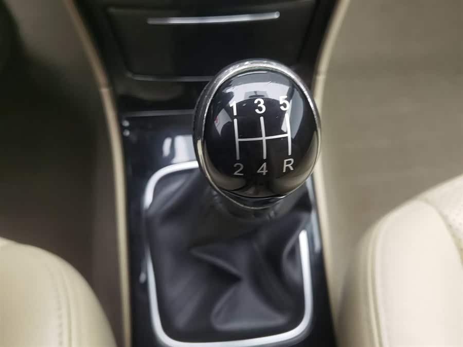 Great Wall C30 2016 car image #14