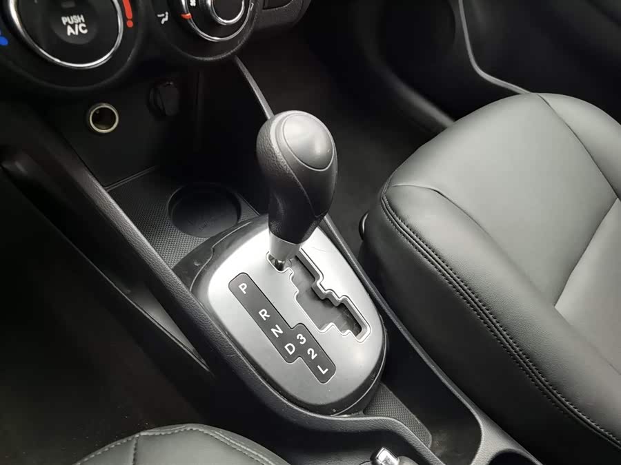 Kia K2 2013 image de voiture #14