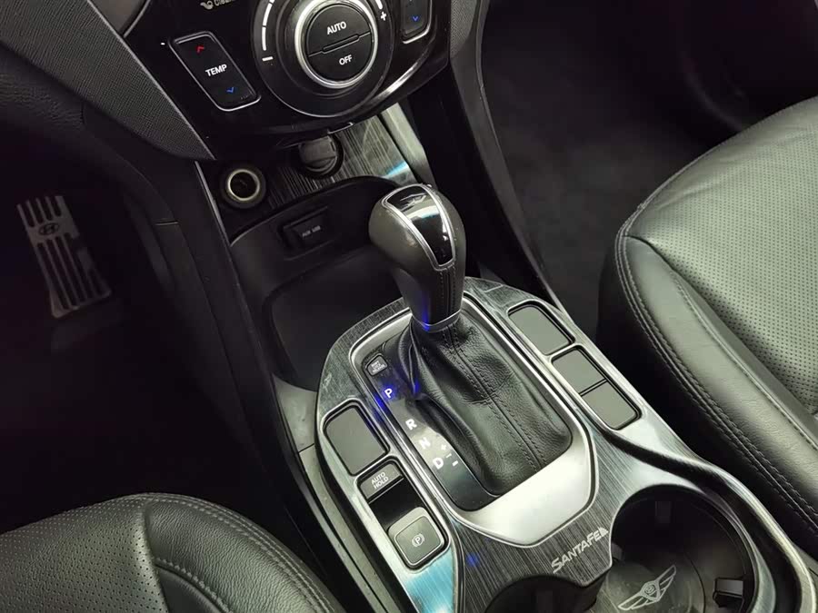 Hyundai Santa Fe 2015 car image #14