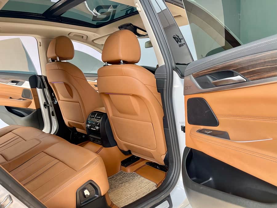 BMW 6 Series GT 2022 #14 BMW 6 Series GT 2022 car image #14