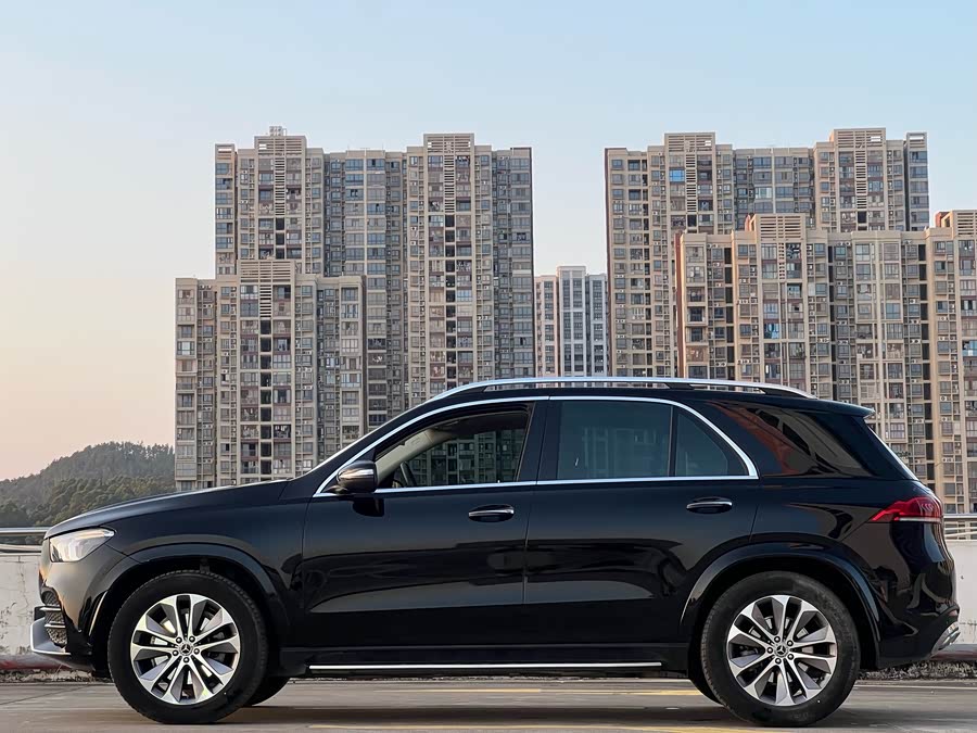 Mercedes-Benz GLE Class 2023 car image #14