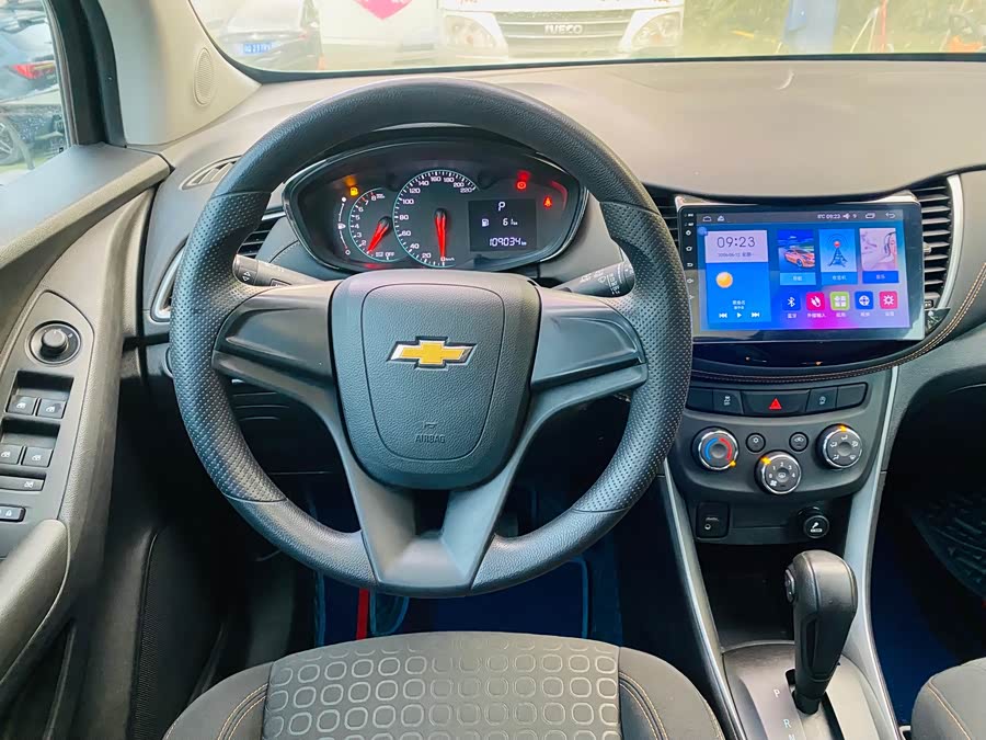 Chevrolet Tracker 2017 car image #14