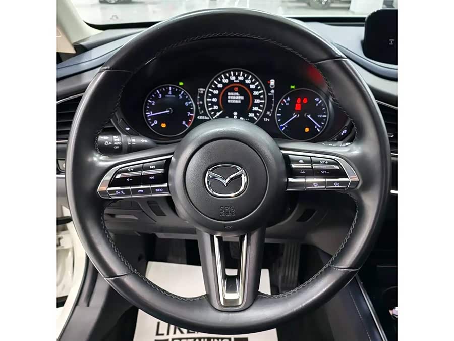 Mazda CX-30 2023 immagine di auto #14