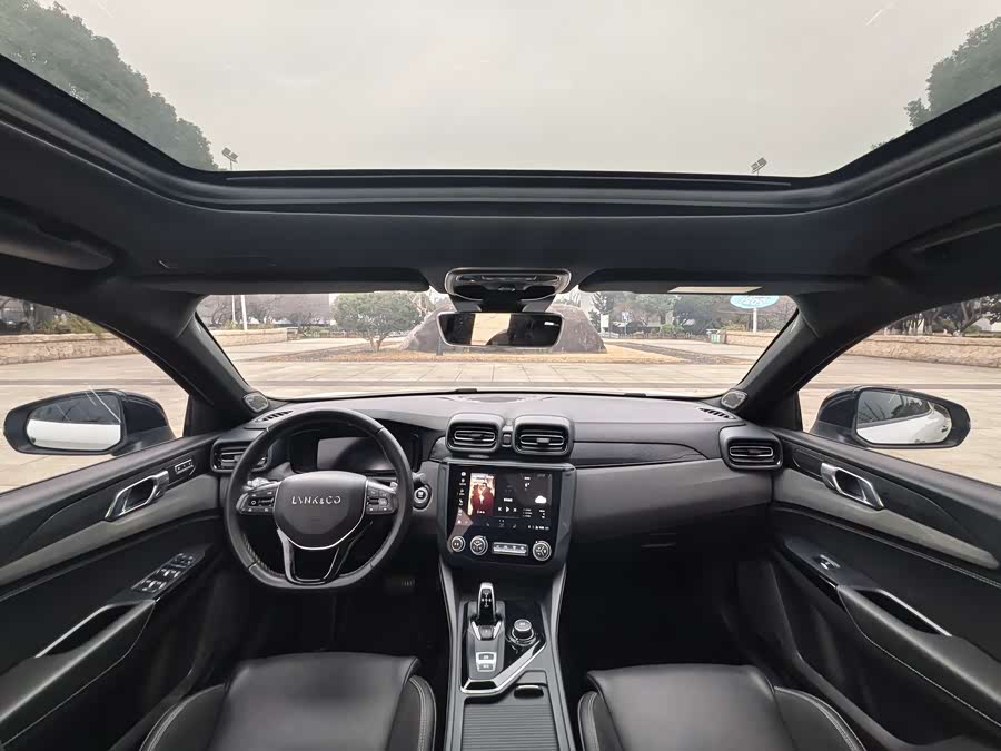 Lynk & Co 03 2020 car image #14