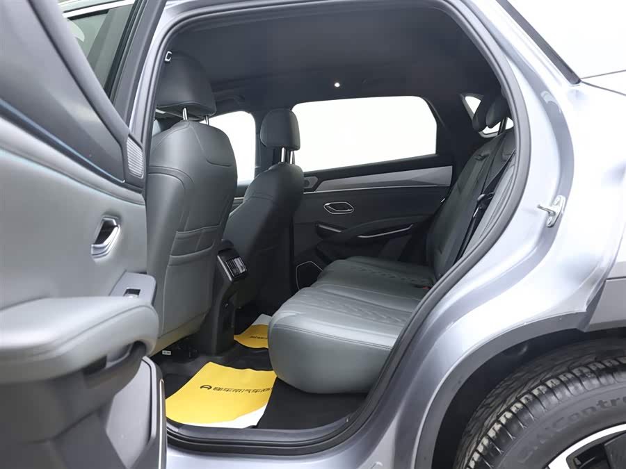 BYD SongL DM-i 2025 car image #14