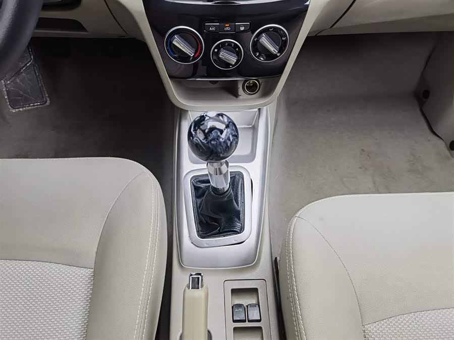 Changan Alsvin V3 2016 immagine di auto #14