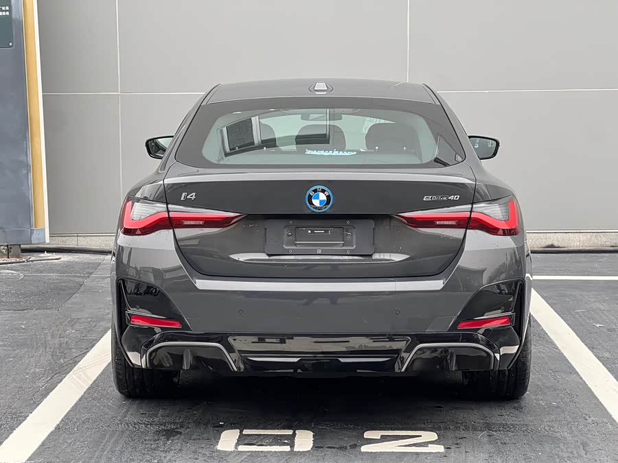 BMW i4 2025 car image #14