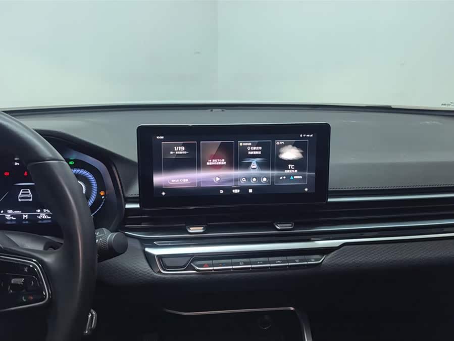 GEELY Emgrand 2021 car image #14