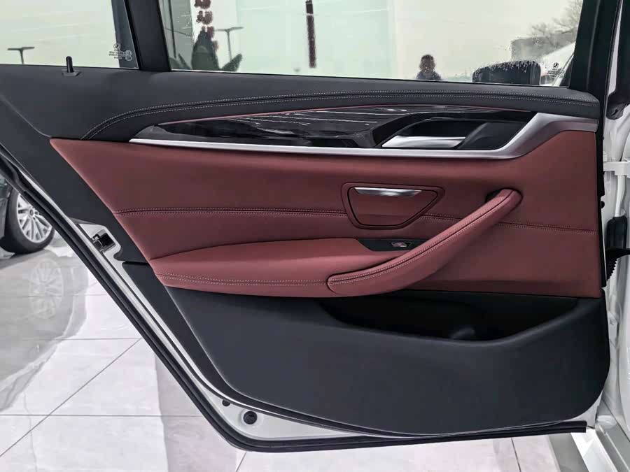 BMW 5 Series 2024 #14 BMW 5 Series 2024 car image #14