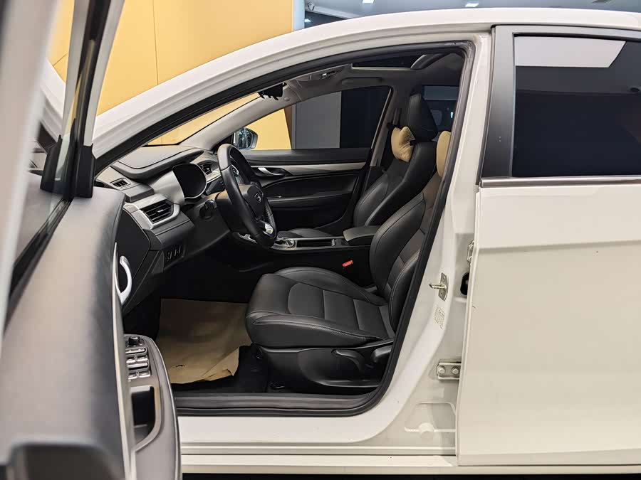 GEELY Emgrand 2020 #14 GEELY Emgrand 2020 car image #14