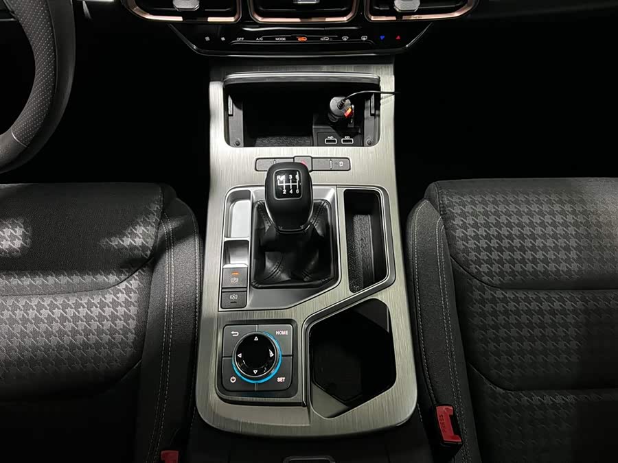 Jetour X70 PLUS 2021 car image #14