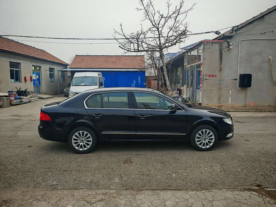 Skoda Superb 2012 صورة سيارة #14