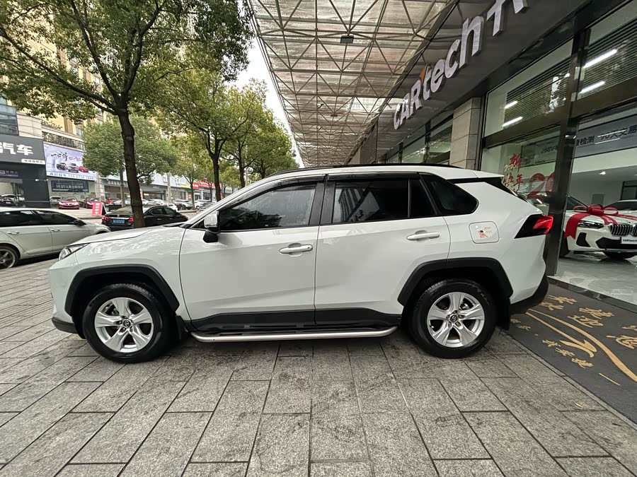 Toyota RAV4 2024 #14 Toyota RAV4 2024 car image #14