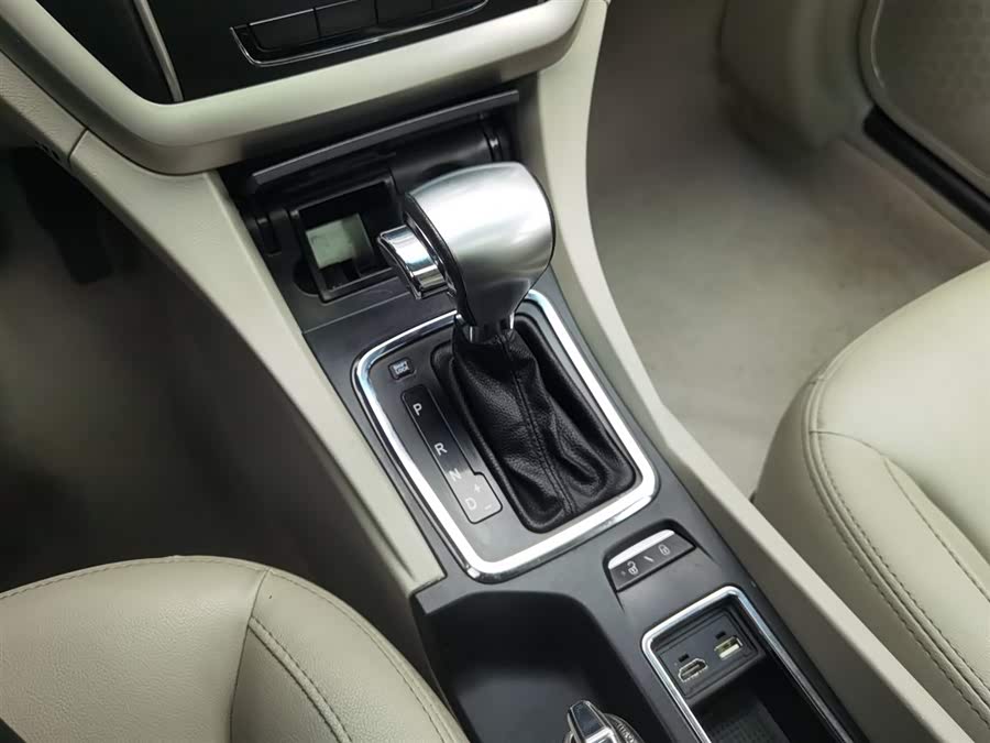 GEELY Emgrand 2014 car image #14