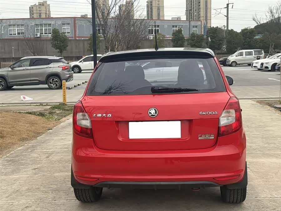 Skoda Fabia 2014 immagine di auto #14