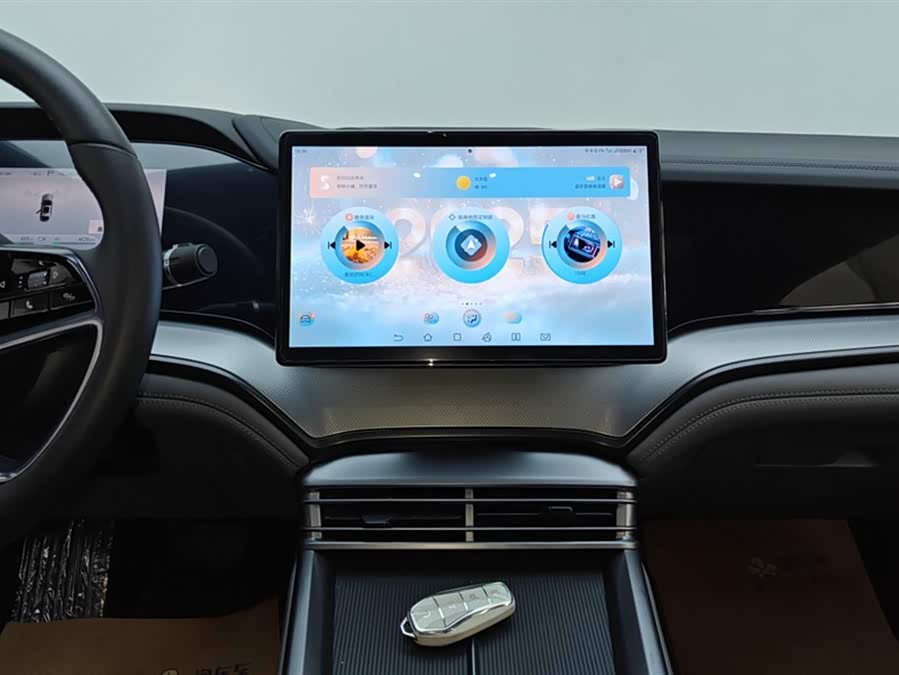 BYD Seal 07 DM-i 2025 immagine di auto #14