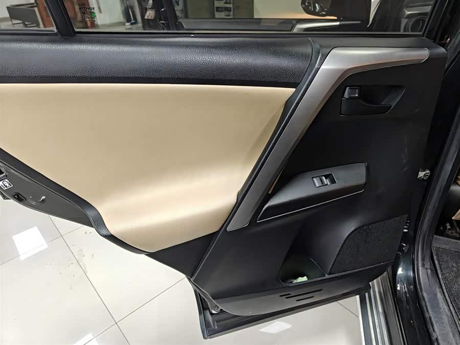Toyota RAV4 2018 #14 Toyota RAV4 2018 car image #14