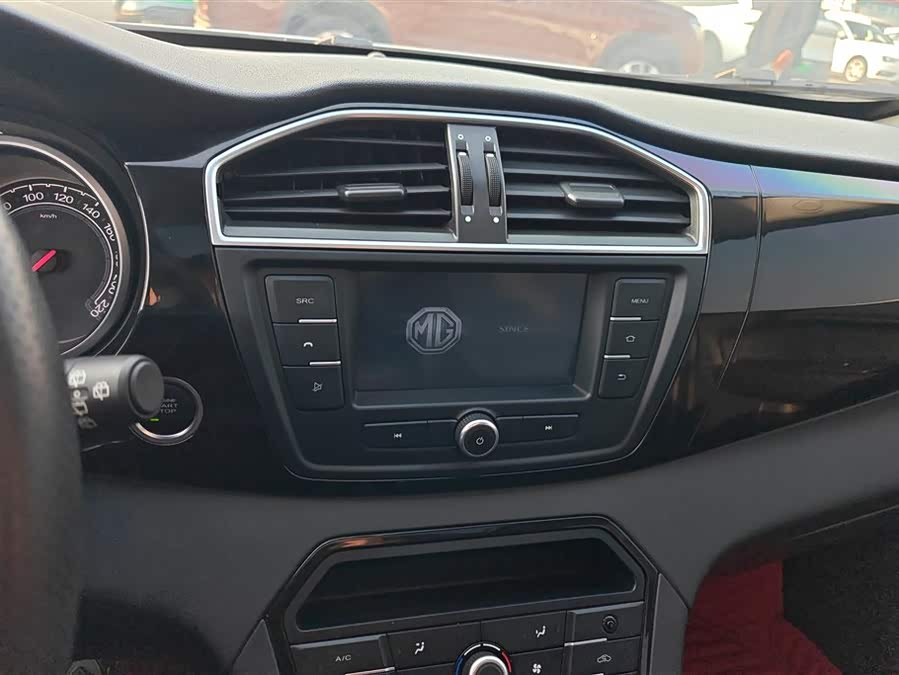 MG GS 2015 car image #14