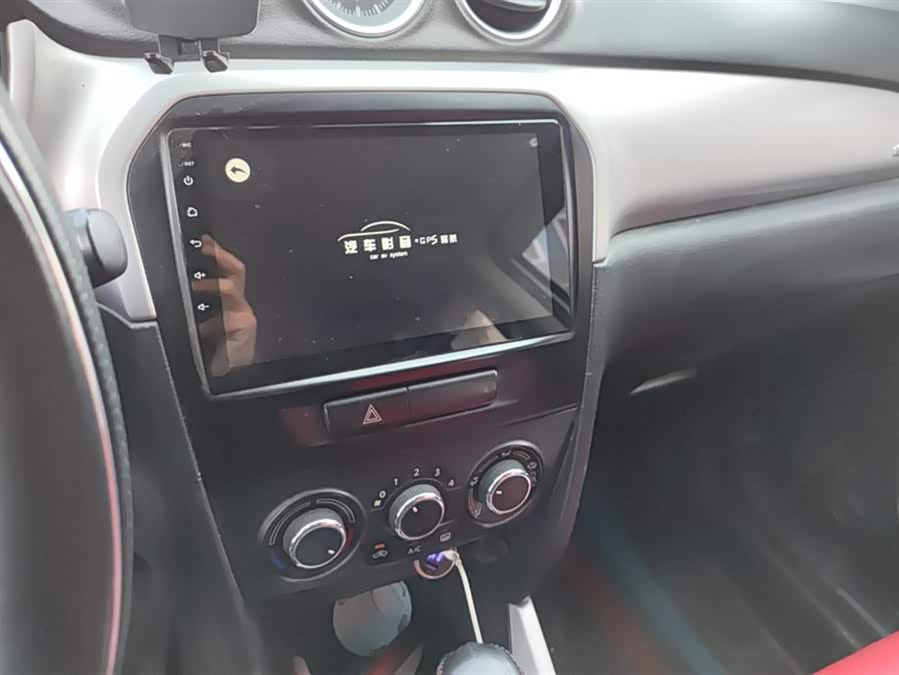 Suzuki Vitara 2018 image de voiture #14