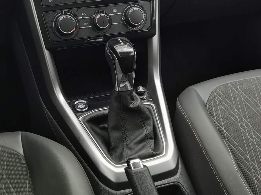 Volkswagen T-Cross 2021 car image #14