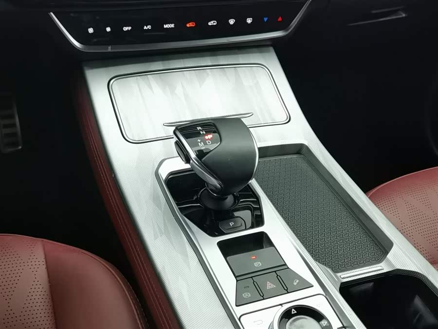 X70 PLUS 2024 car image #14