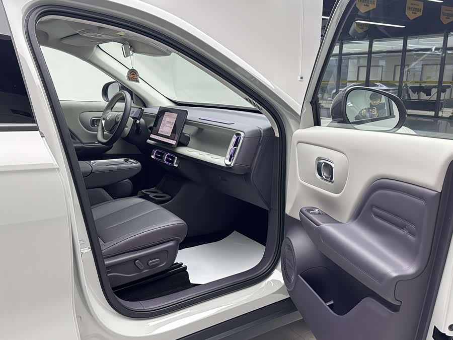 零跑汽车 零跑B10 2025 汽车图片 #14