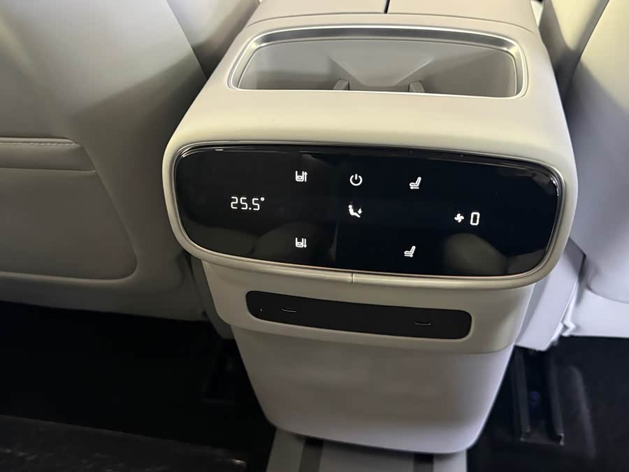 Deepal S09 2025 imagen de coche #14