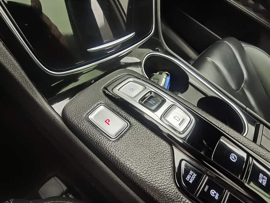 Hyundai Santa Fe 2020 car image #14
