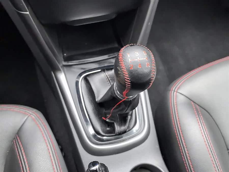 Chery Tiggo 3 2015 immagine di auto #14