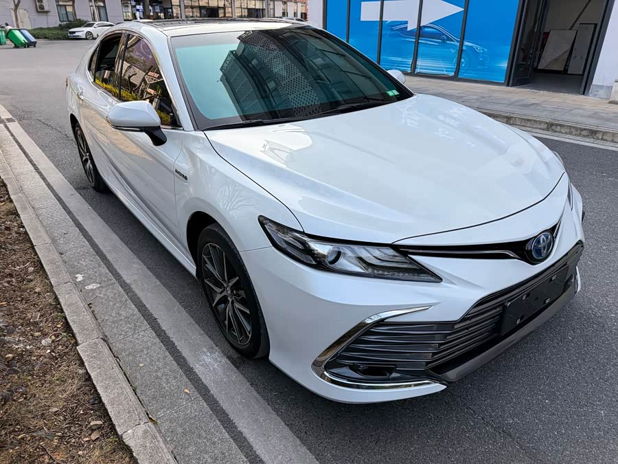 Toyota Camry 2022 car image #14