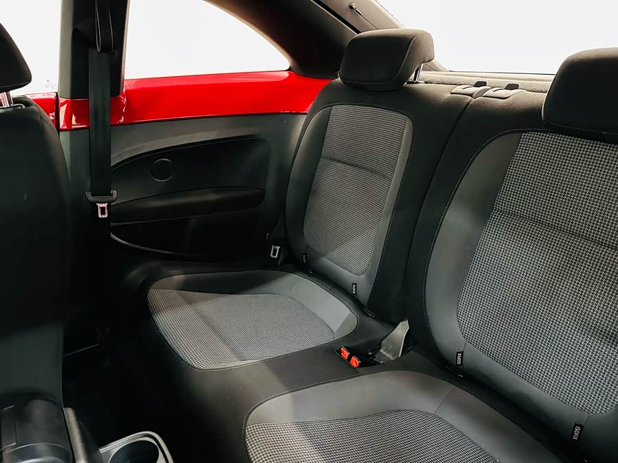 Volkswagen Beetle 2015 изображение автомобиля #14