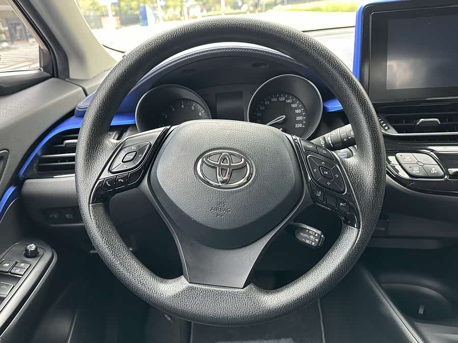 Toyota C-HR 2021 car image #14