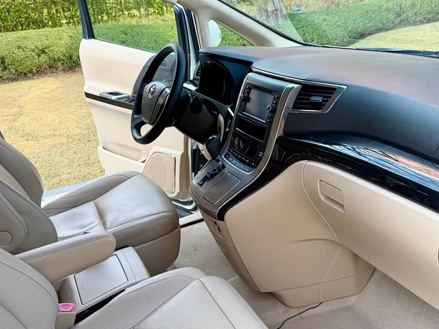 Toyota Alphard 2014 immagine di auto #14
