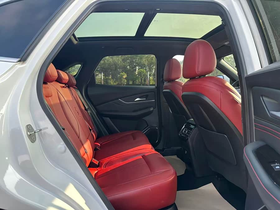 Forthing T5 EVO 2023 car image #14