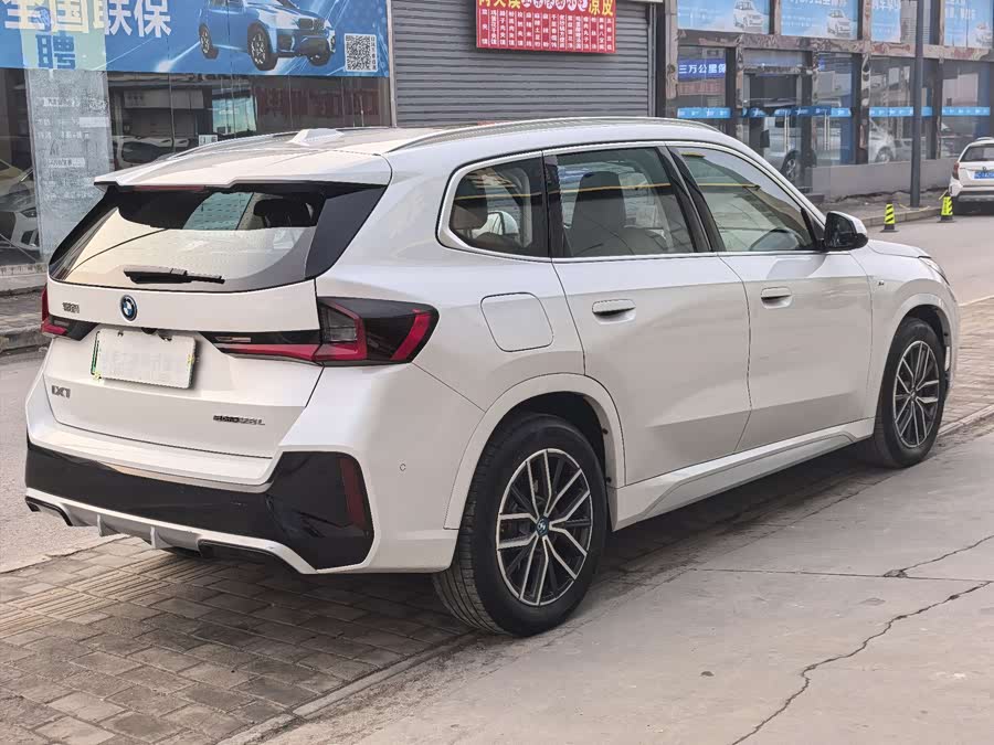 BMW iX1 2025 #14 BMW iX1 2025 car image #14