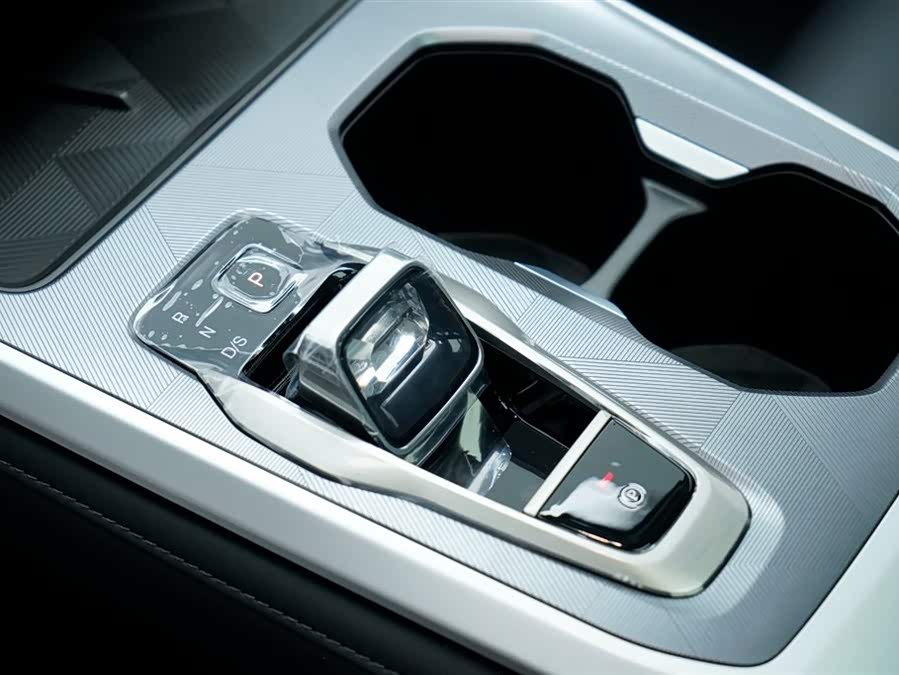 GAC Trumpchi GS3 2026 #14 GAC Trumpchi GS3 2026 car image #14