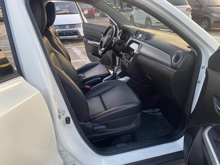 Suzuki Vitara 2018 صورة سيارة #14