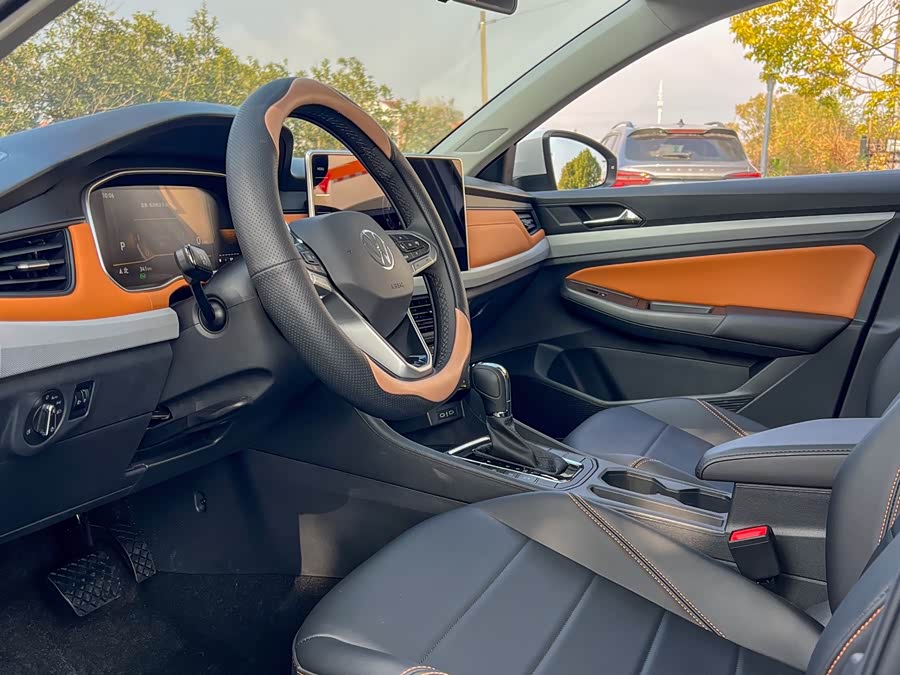 Volkswagen Bora 2025 immagine di auto #14