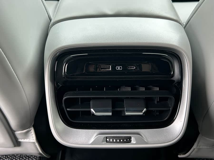 Xpeng P7 2023 #14 Xpeng P7 2023 immagine di auto #14