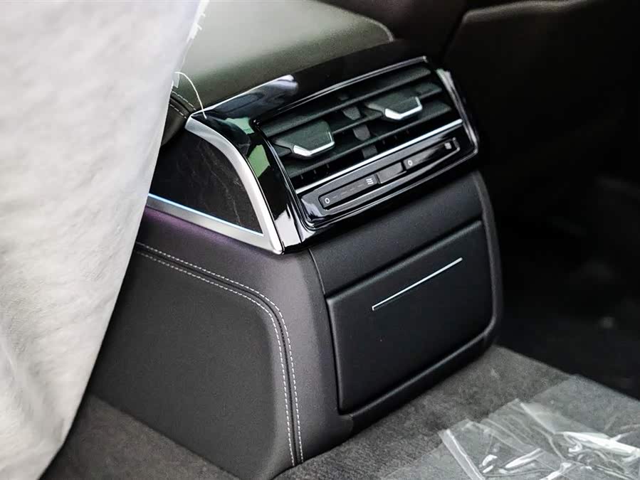 Audi A8 imagen de coche #14