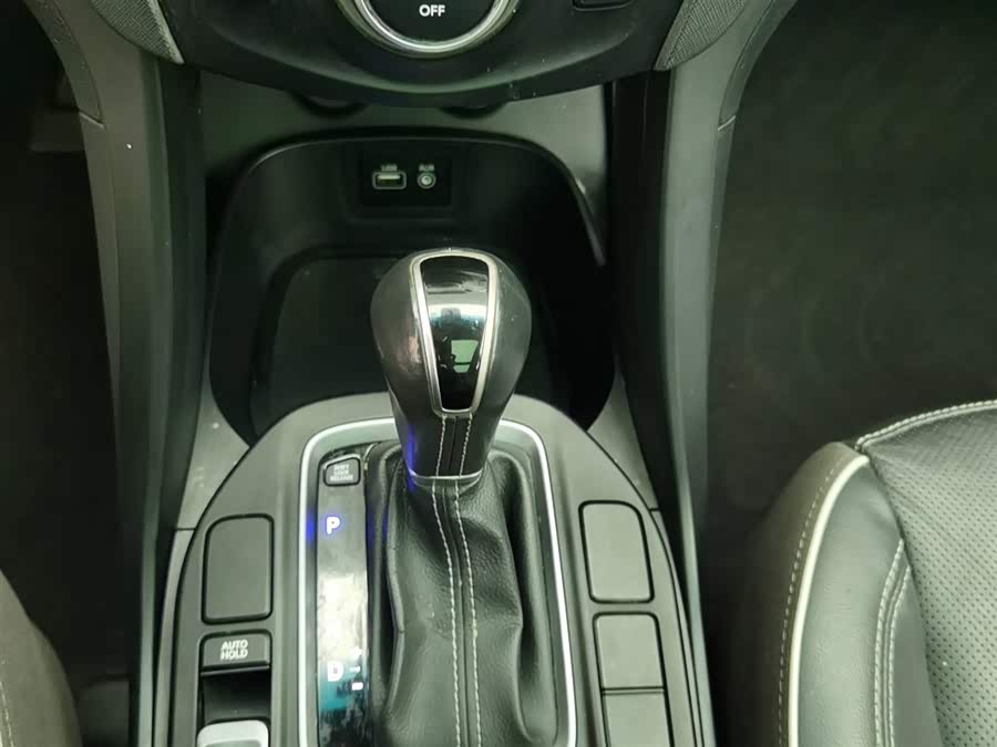 Hyundai Santa Fe 2017 car image #14